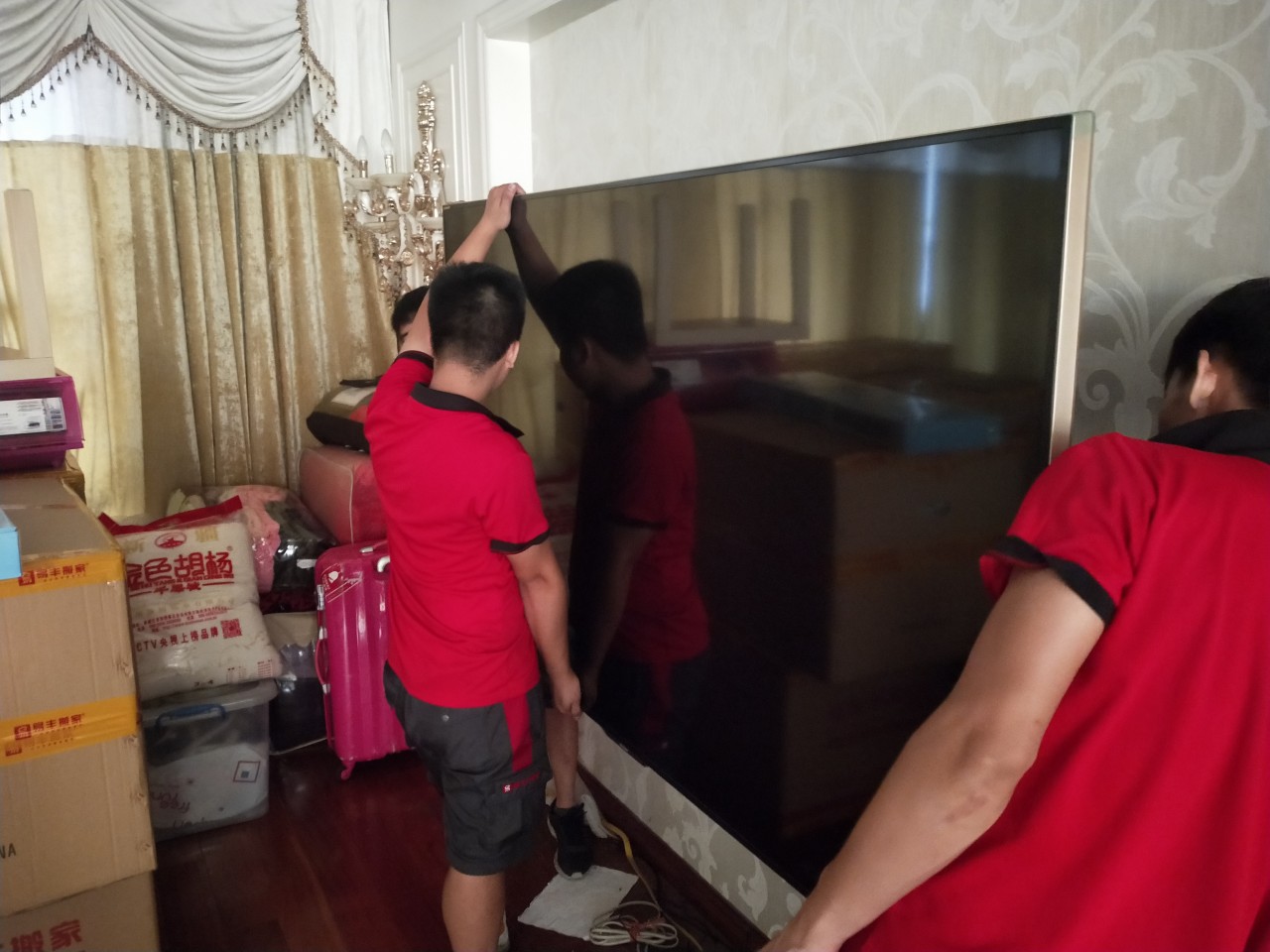 深圳香港搬家可以搬運(yùn)電視機(jī)嗎?
